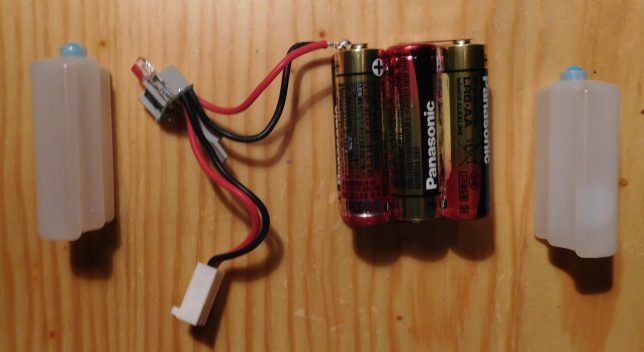 Battery pack: 6 1.5V alkaline AA batteries